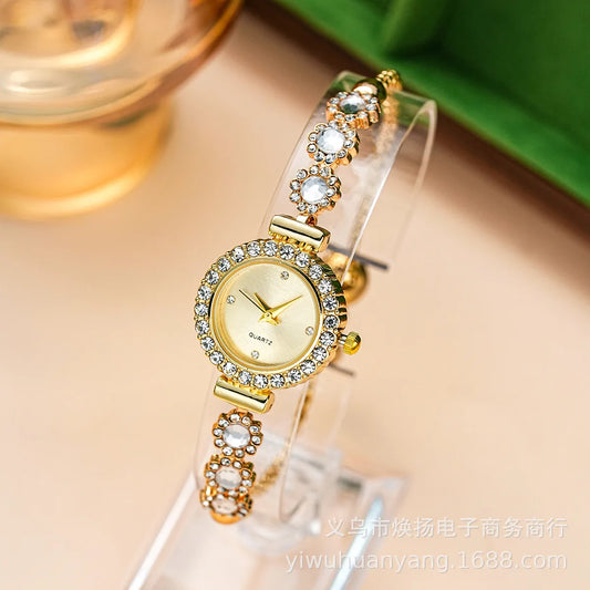 Montre à petit cadran pour femme, sensation haut de gamme, bracelet coulissant, mode